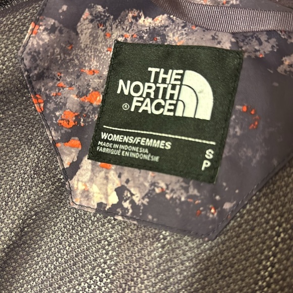 North face women’s ski jacket - Picture 12 of 14